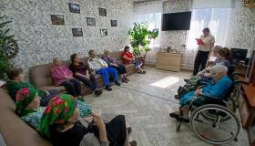 Литературно- познавательный час "Колокола и колокольчики"